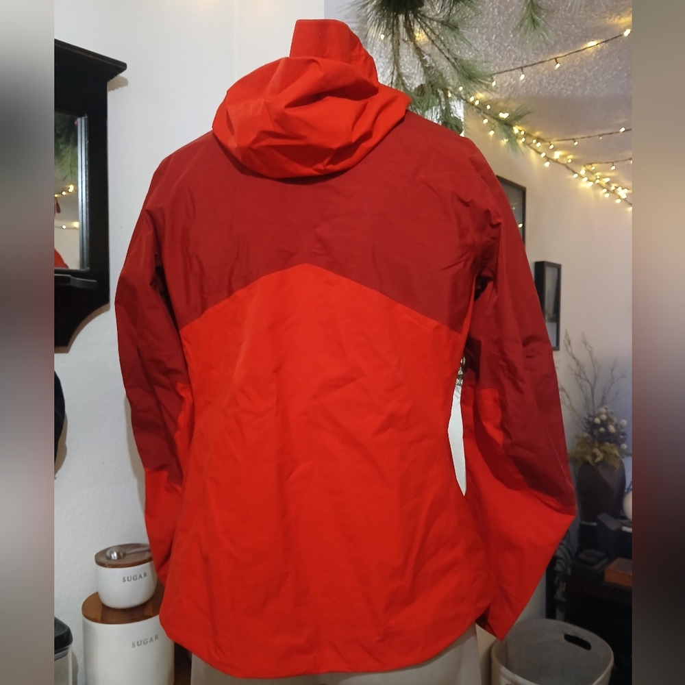 REI Jacket - Picture 2 of 4